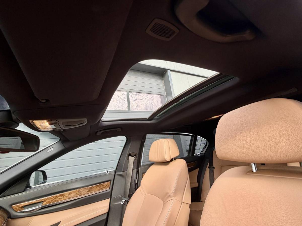 BMW 7 Serie BMW 7-serie 740Li 336pk 6 Cilinder | UNIEK | LAGE KM | NIEUWSTAAT |  Zeer Compleet | Trekhaak Afnb. | Technisch Top Staat |