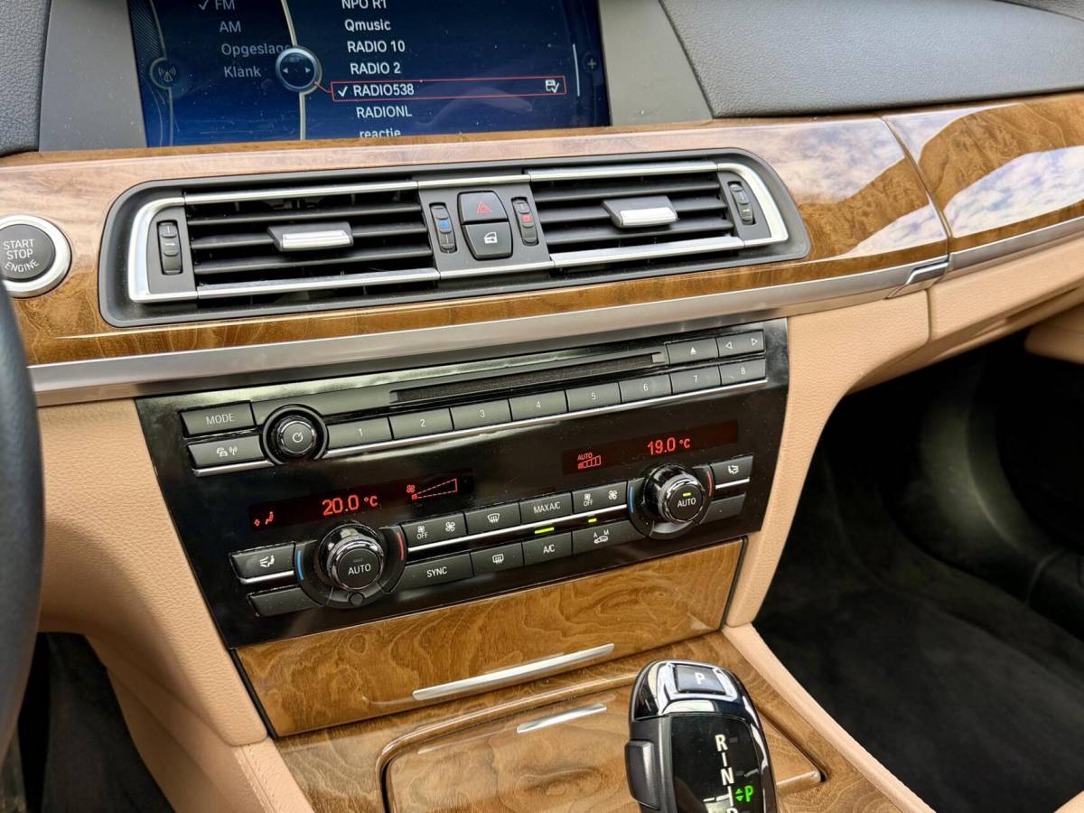 BMW 7 Serie BMW 7-serie 740Li 336pk 6 Cilinder | UNIEK | LAGE KM | NIEUWSTAAT |  Zeer Compleet | Trekhaak Afnb. | Technisch Top Staat |