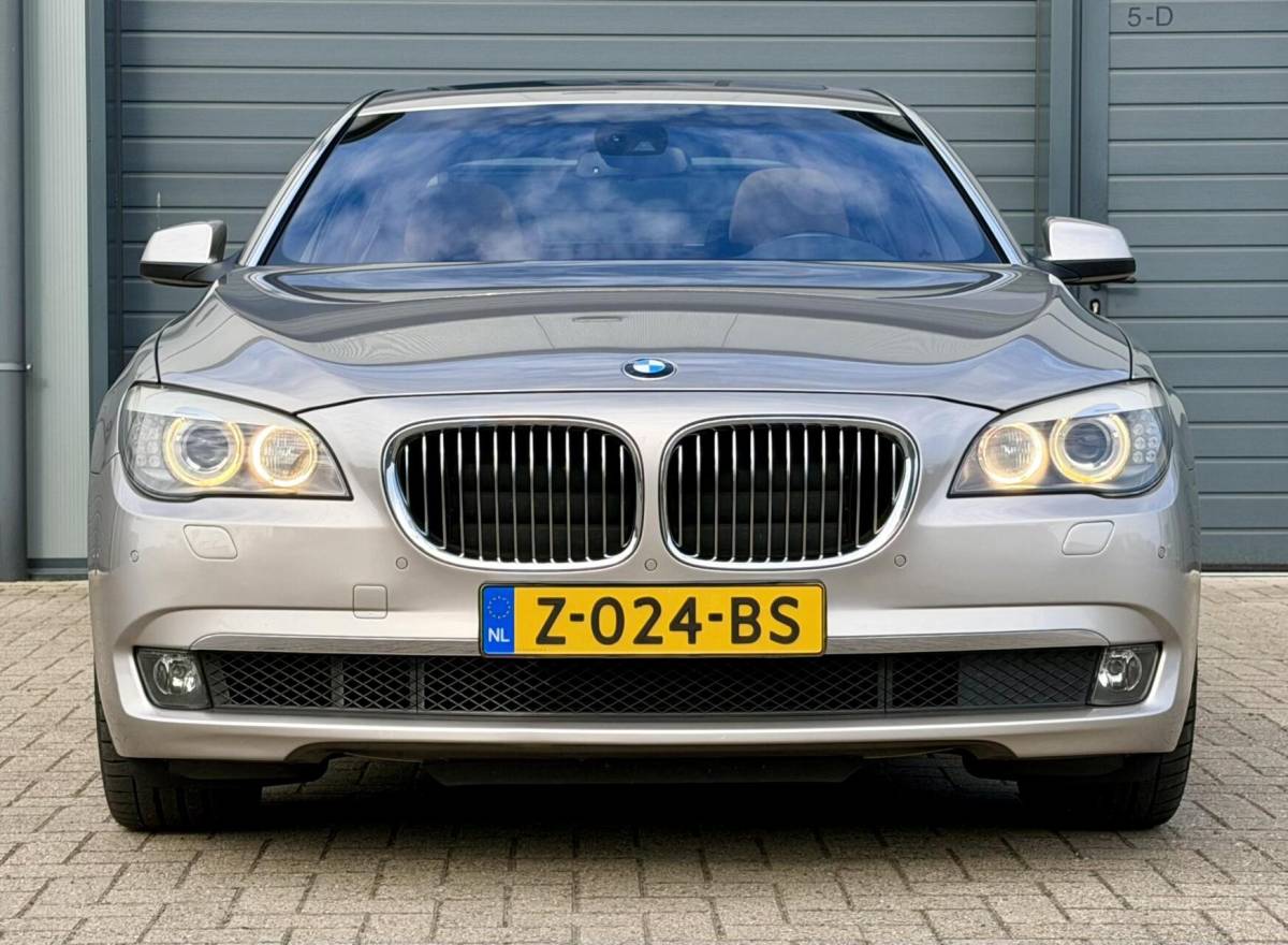 BMW 7 Serie BMW 7-serie 740Li 336pk 6 Cilinder | UNIEK | LAGE KM | NIEUWSTAAT |  Zeer Compleet | Trekhaak Afnb. | Technisch Top Staat |
