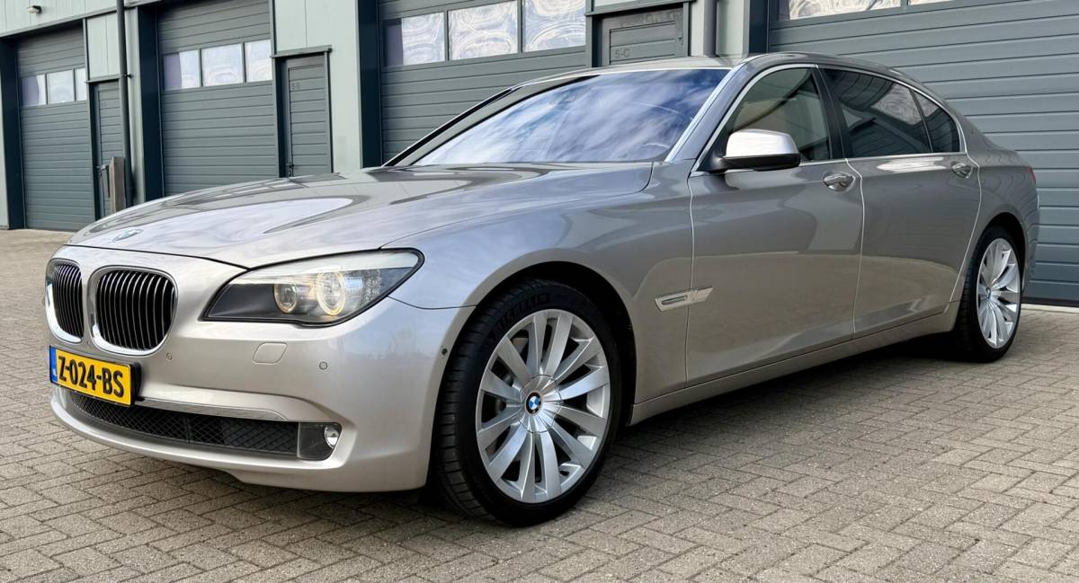 BMW 7 Serie BMW 7-serie 740Li 336pk 6 Cilinder | UNIEK | LAGE KM | NIEUWSTAAT |  Zeer Compleet | Trekhaak Afnb. | Technisch Top Staat |