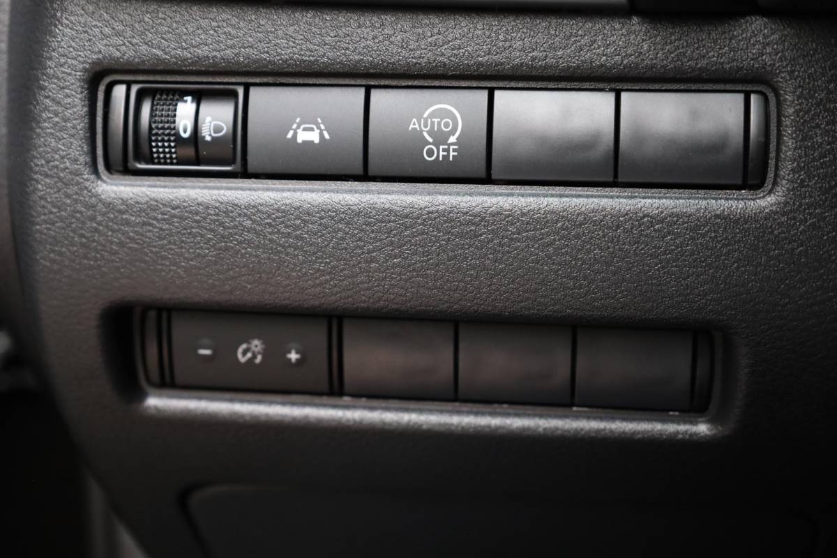 Nissan QASHQAI Nissan Qashqai 1.3 MHEV Xtronic Acenta TREKHAAK-AFN PANO CAMERA ADAPTIVE-CRUISE CARPLAY DAB AUTO-HOLD PDC 17”LMV