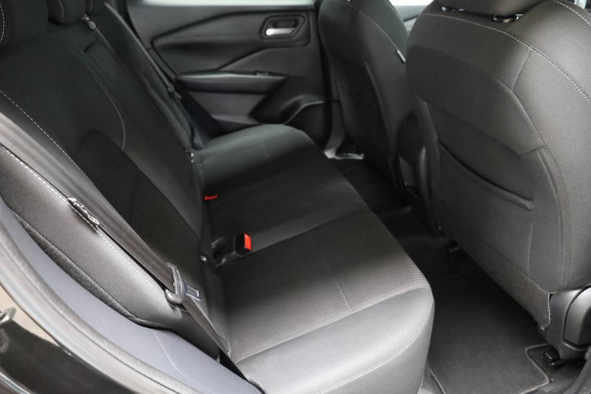 Nissan QASHQAI Nissan Qashqai 1.3 MHEV Xtronic Acenta TREKHAAK-AFN PANO CAMERA ADAPTIVE-CRUISE CARPLAY DAB AUTO-HOLD PDC 17”LMV
