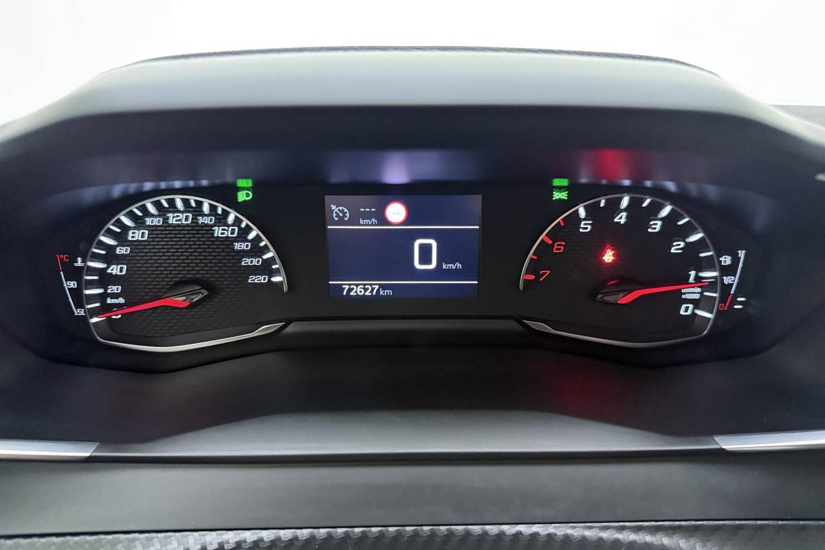 Peugeot 2008 Peugeot 2008 1.2 PureTech Active Pack | Climate Control | Full map navigatie | Apple Carplay/Android Auto | Cruise Control