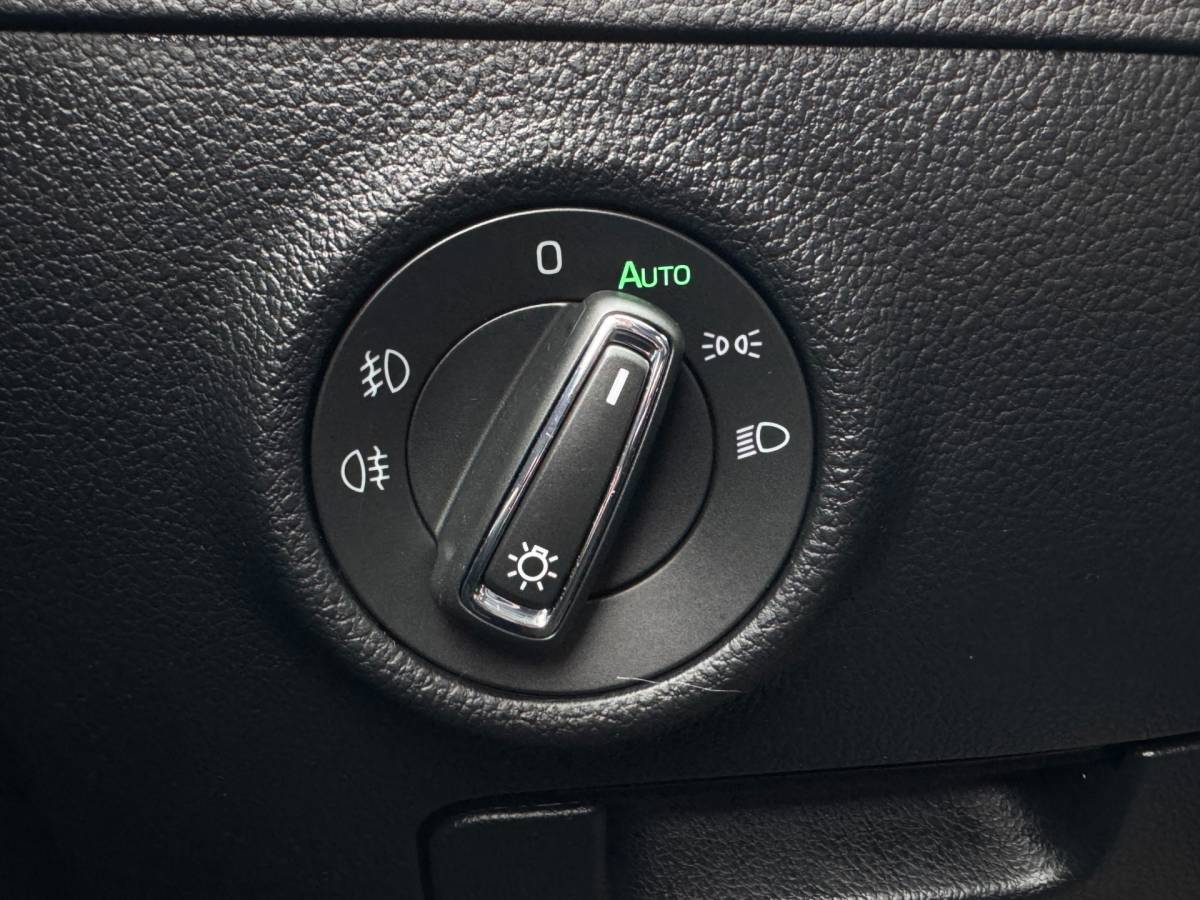 Škoda Superb ŠKODA Superb Combi iV 218PK DSG HYBRID BUSINESS CAMERA/NAVI/VIRTUAL/STUURVERW.