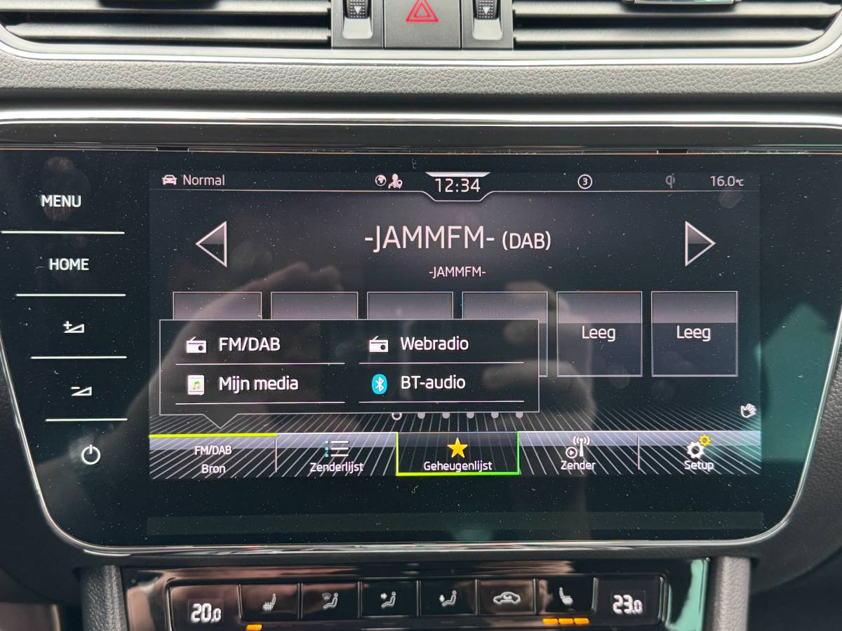 Škoda Superb ŠKODA Superb Combi iV 218PK DSG HYBRID BUSINESS CAMERA/NAVI/VIRTUAL/STUURVERW.