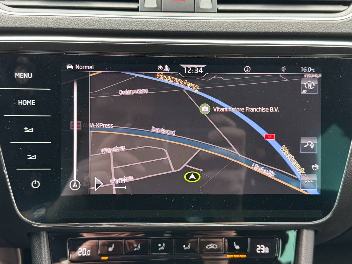 Škoda Superb ŠKODA Superb Combi iV 218PK DSG HYBRID BUSINESS CAMERA/NAVI/VIRTUAL/STUURVERW.