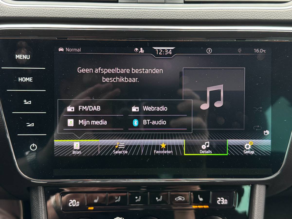Škoda Superb ŠKODA Superb Combi iV 218PK DSG HYBRID BUSINESS CAMERA/NAVI/VIRTUAL/STUURVERW.