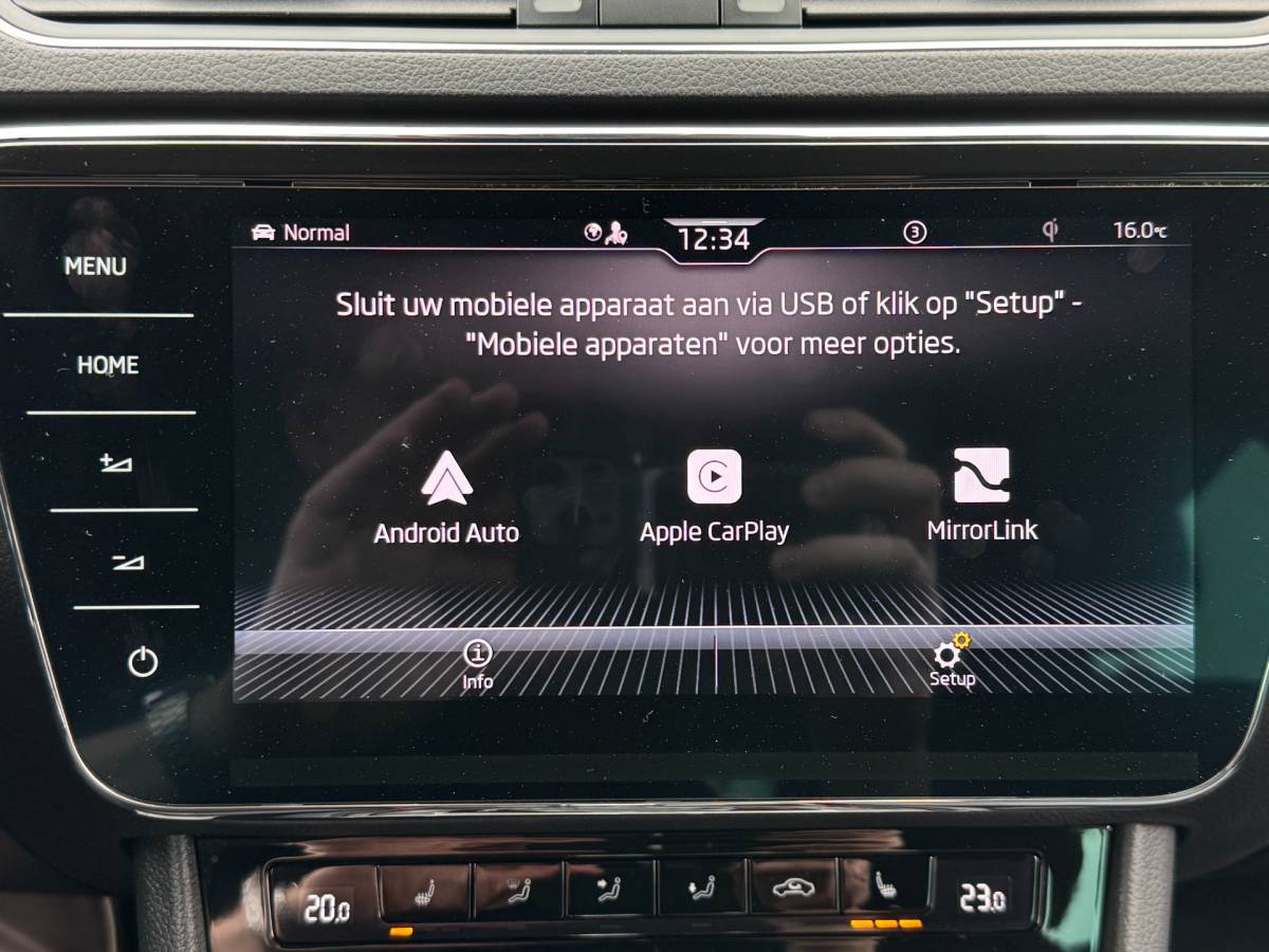 Škoda Superb ŠKODA Superb Combi iV 218PK DSG HYBRID BUSINESS CAMERA/NAVI/VIRTUAL/STUURVERW.