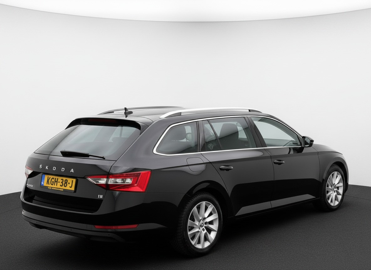 Škoda Superb ŠKODA Superb Combi iV 218PK DSG HYBRID BUSINESS CAMERA/NAVI/VIRTUAL/STUURVERW.