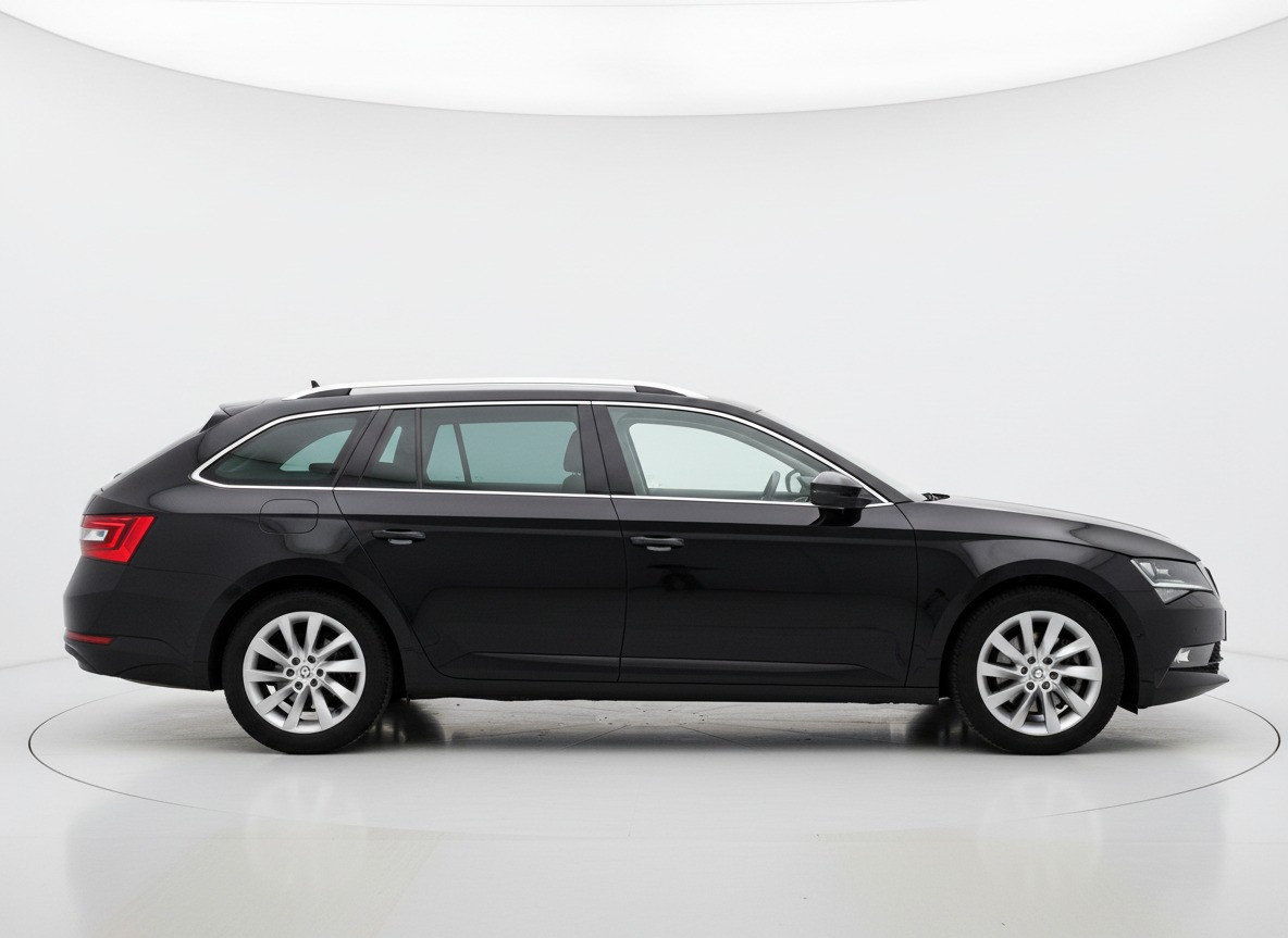 Škoda Superb ŠKODA Superb Combi iV 218PK DSG HYBRID BUSINESS CAMERA/NAVI/VIRTUAL/STUURVERW.