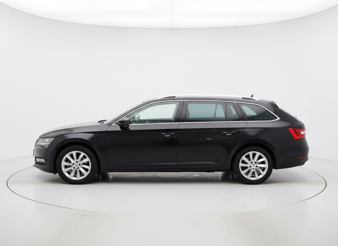 Škoda Superb ŠKODA Superb Combi iV 218PK DSG HYBRID BUSINESS CAMERA/NAVI/VIRTUAL/STUURVERW.