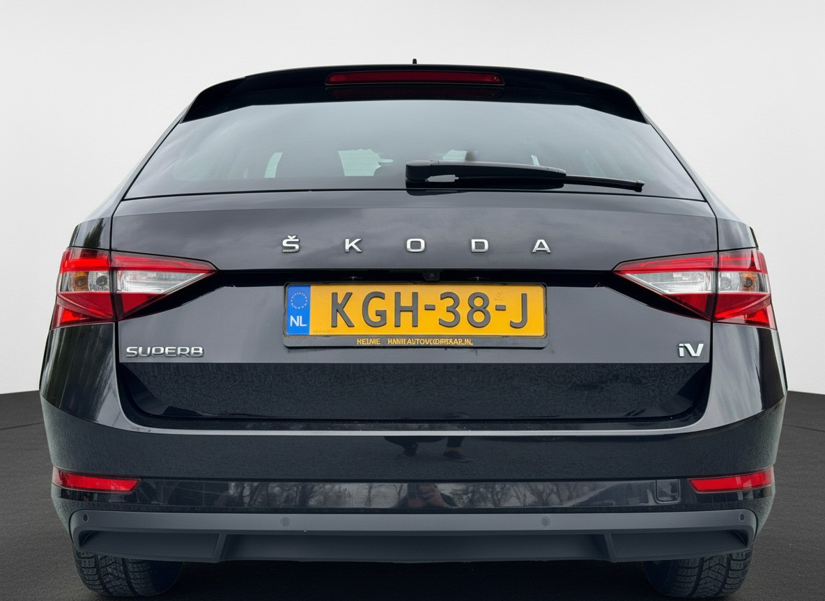 Škoda Superb ŠKODA Superb Combi iV 218PK DSG HYBRID BUSINESS CAMERA/NAVI/VIRTUAL/STUURVERW.