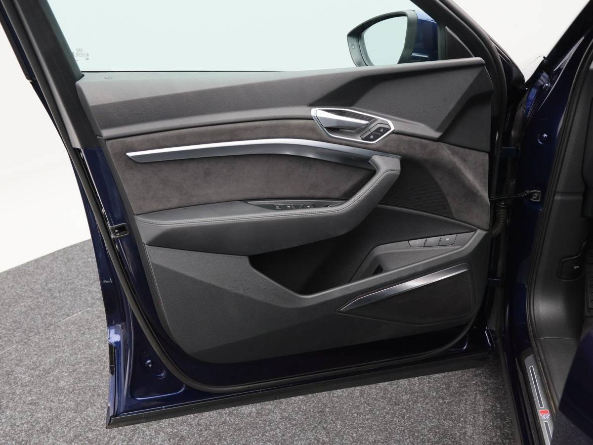 Audi e-tron Audi e-tron 50 quattro S Line 71 kWh 313 Pk | Panoramadak | Trekhaak | Stoelverwarming | Bang & Olufsen | Head UP |Camera | 21 Inch | 81.372 Km !!