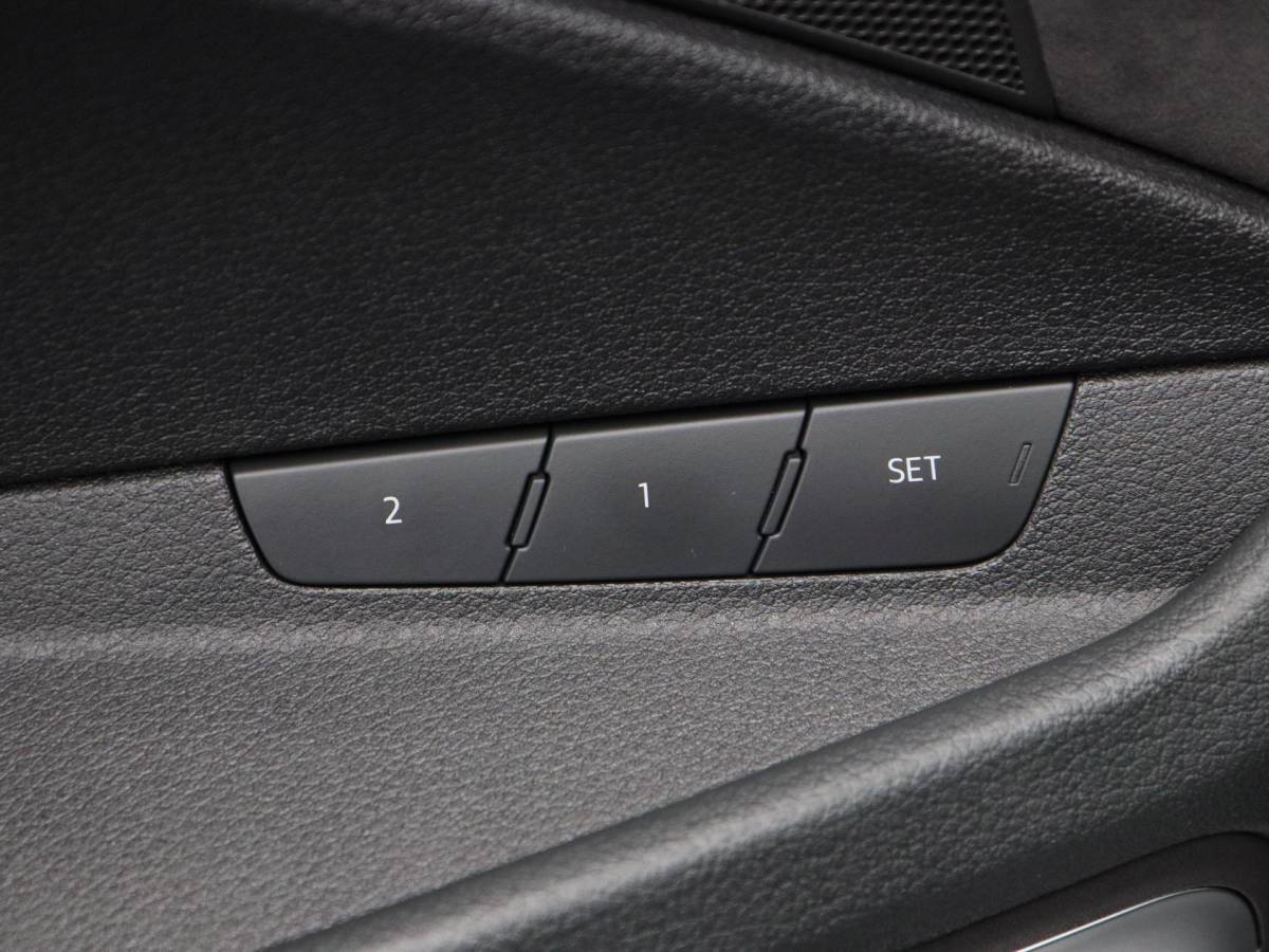 Audi e-tron Audi e-tron 50 quattro S Line 71 kWh 313 Pk | Panoramadak | Trekhaak | Stoelverwarming | Bang & Olufsen | Head UP |Camera | 21 Inch | 81.372 Km !!