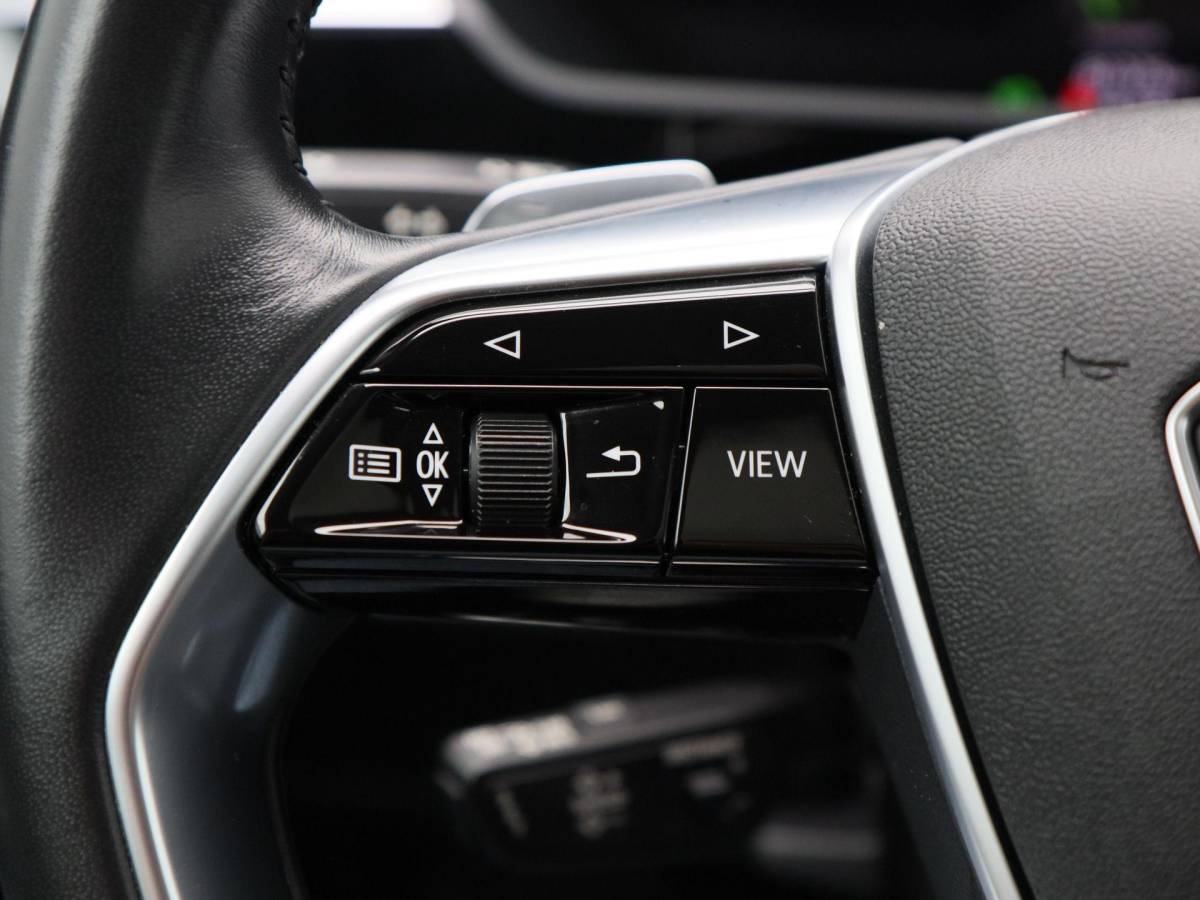 Audi e-tron Audi e-tron 50 quattro S Line 71 kWh 313 Pk | Panoramadak | Trekhaak | Stoelverwarming | Bang & Olufsen | Head UP |Camera | 21 Inch | 81.372 Km !!