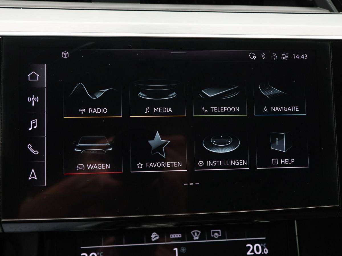 Audi e-tron Audi e-tron 50 quattro S Line 71 kWh 313 Pk | Panoramadak | Trekhaak | Stoelverwarming | Bang & Olufsen | Head UP |Camera | 21 Inch | 81.372 Km !!