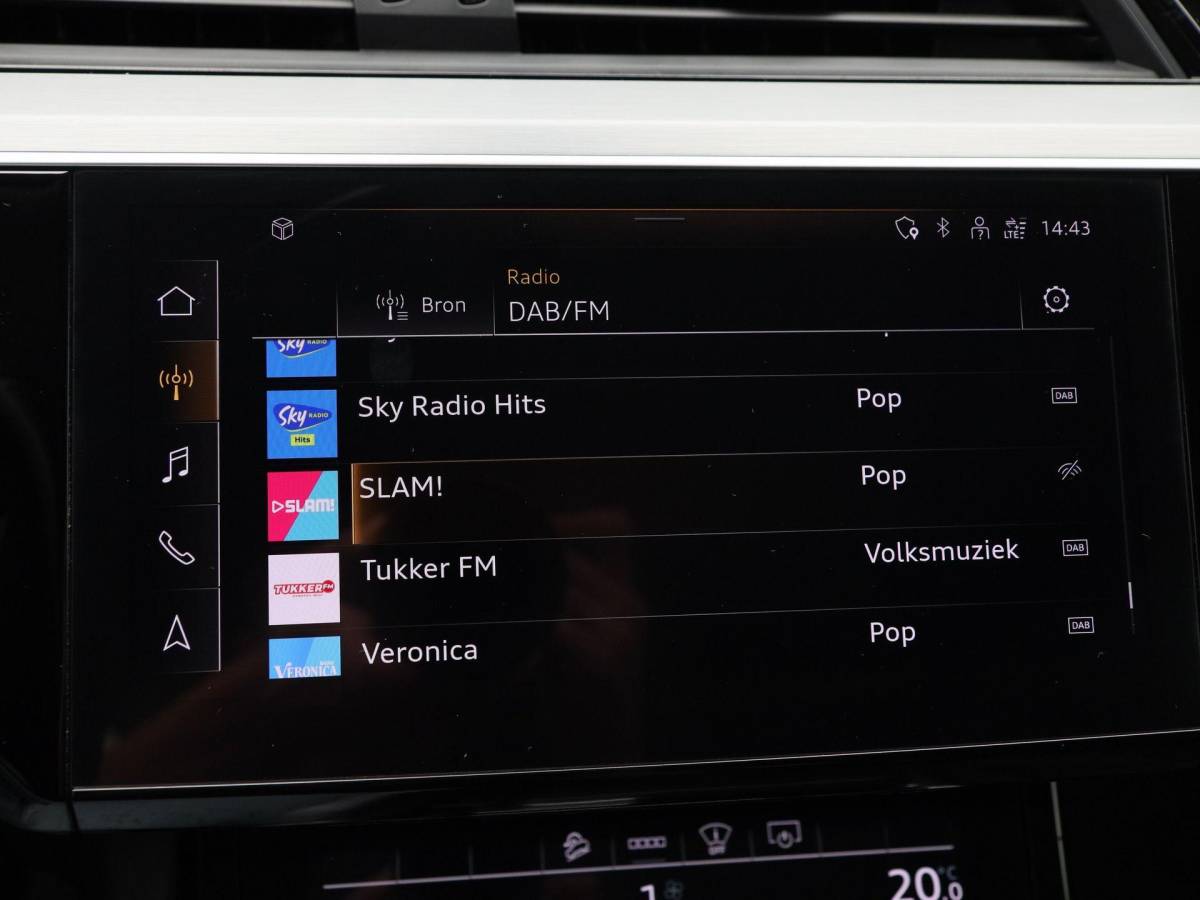 Audi e-tron Audi e-tron 50 quattro S Line 71 kWh 313 Pk | Panoramadak | Trekhaak | Stoelverwarming | Bang & Olufsen | Head UP |Camera | 21 Inch | 81.372 Km !!