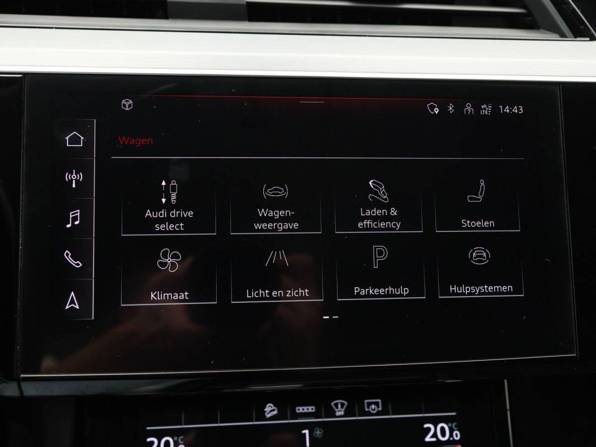 Audi e-tron Audi e-tron 50 quattro S Line 71 kWh 313 Pk | Panoramadak | Trekhaak | Stoelverwarming | Bang & Olufsen | Head UP |Camera | 21 Inch | 81.372 Km !!