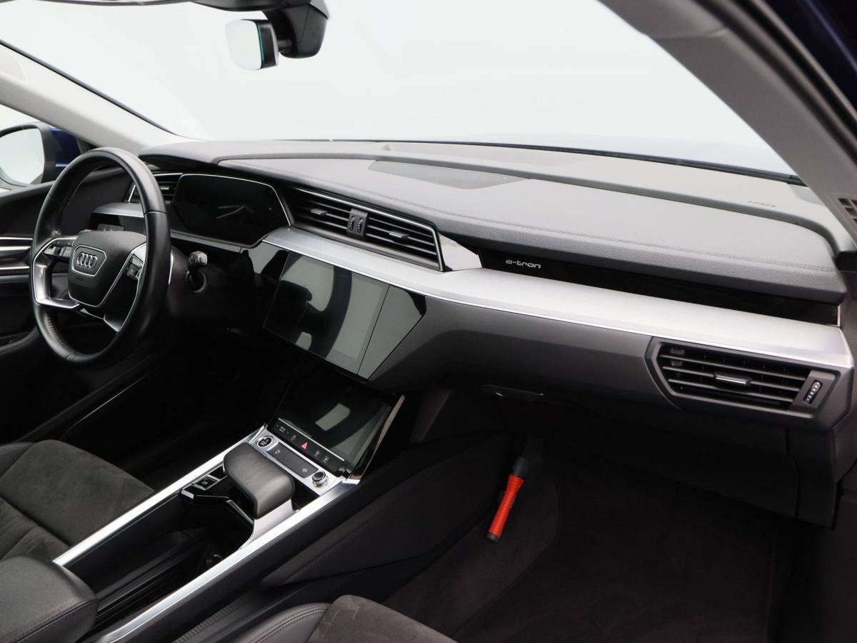 Audi e-tron Audi e-tron 50 quattro S Line 71 kWh 313 Pk | Panoramadak | Trekhaak | Stoelverwarming | Bang & Olufsen | Head UP |Camera | 21 Inch | 81.372 Km !!