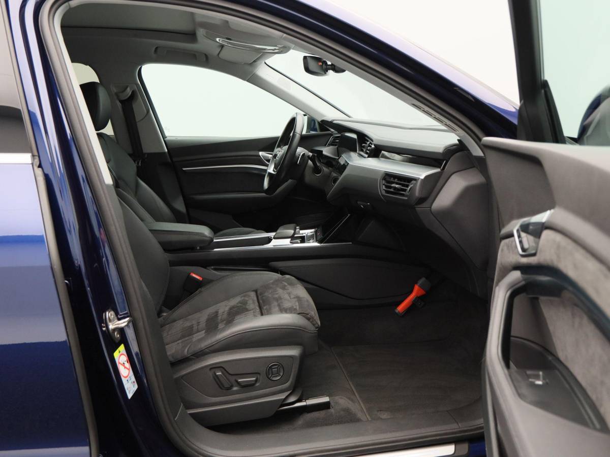 Audi e-tron Audi e-tron 50 quattro S Line 71 kWh 313 Pk | Panoramadak | Trekhaak | Stoelverwarming | Bang & Olufsen | Head UP |Camera | 21 Inch | 81.372 Km !!