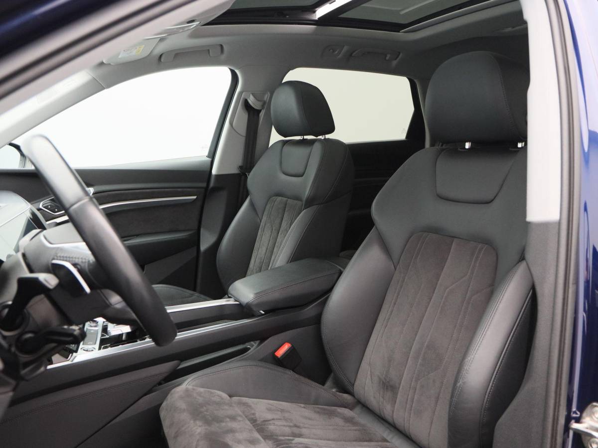 Audi e-tron Audi e-tron 50 quattro S Line 71 kWh 313 Pk | Panoramadak | Trekhaak | Stoelverwarming | Bang & Olufsen | Head UP |Camera | 21 Inch | 81.372 Km !!