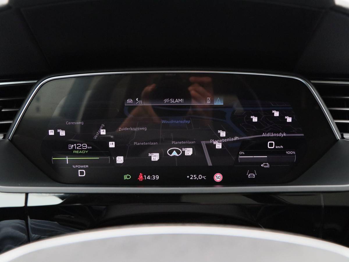 Audi e-tron Audi e-tron 50 quattro S Line 71 kWh 313 Pk | Panoramadak | Trekhaak | Stoelverwarming | Bang & Olufsen | Head UP |Camera | 21 Inch | 81.372 Km !!