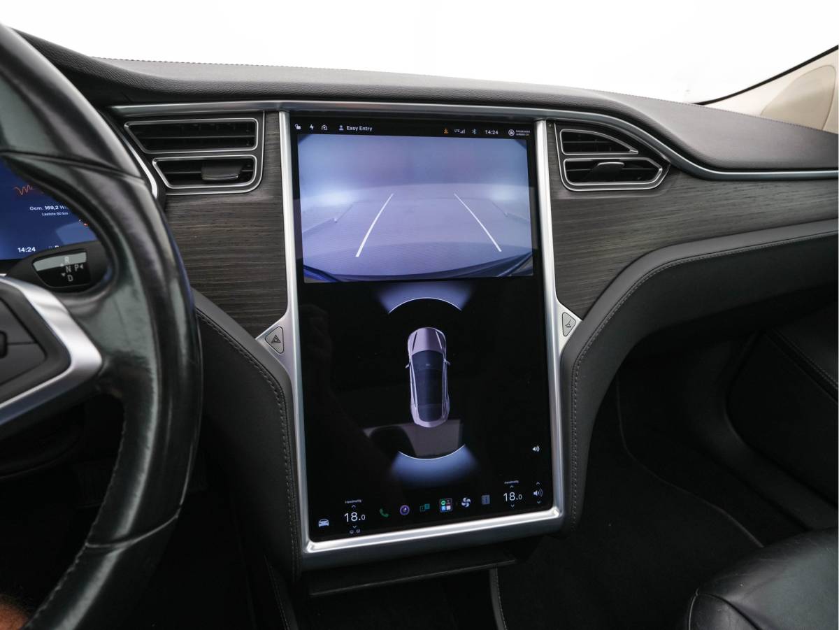Tesla Model S Tesla Model S 85 Base [3-Fase-11kW] {SoH-85%} *PANO | AUTO-PILOT | LEATHER | XENON | NAVI-FULLMAP | KEYLESS | MEMORY-PACK | HEATED-COMFORTSEATS | DIGI-COCKPIT | 19″ALU*