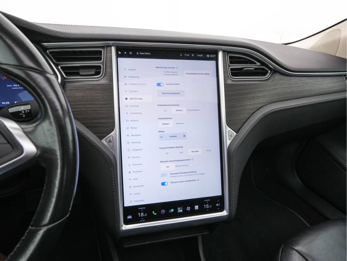 Tesla Model S Tesla Model S 85 Base [3-Fase-11kW] {SoH-85%} *PANO | AUTO-PILOT | LEATHER | XENON | NAVI-FULLMAP | KEYLESS | MEMORY-PACK | HEATED-COMFORTSEATS | DIGI-COCKPIT | 19″ALU*