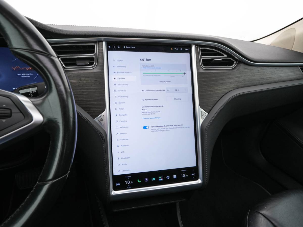 Tesla Model S Tesla Model S 85 Base [3-Fase-11kW] {SoH-85%} *PANO | AUTO-PILOT | LEATHER | XENON | NAVI-FULLMAP | KEYLESS | MEMORY-PACK | HEATED-COMFORTSEATS | DIGI-COCKPIT | 19″ALU*