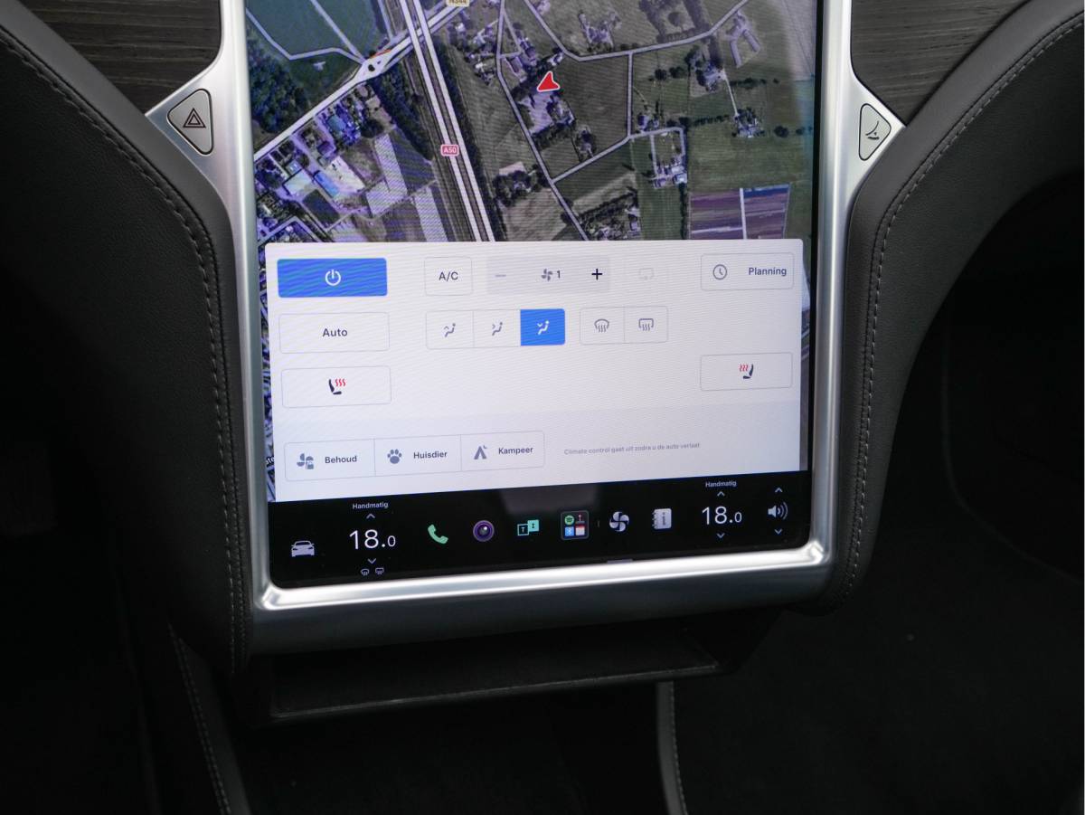 Tesla Model S Tesla Model S 85 Base [3-Fase-11kW] {SoH-85%} *PANO | AUTO-PILOT | LEATHER | XENON | NAVI-FULLMAP | KEYLESS | MEMORY-PACK | HEATED-COMFORTSEATS | DIGI-COCKPIT | 19″ALU*