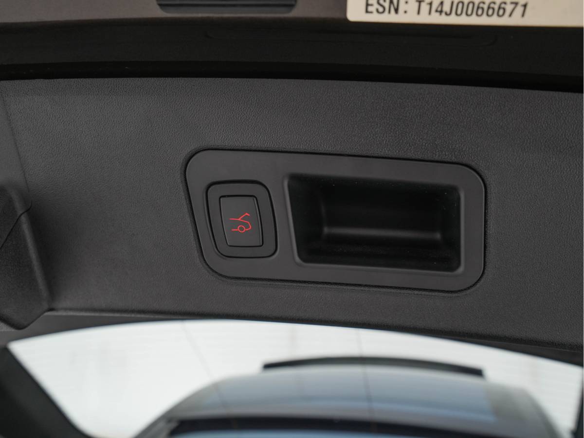 Tesla Model S Tesla Model S 85 Base [3-Fase-11kW] {SoH-85%} *PANO | AUTO-PILOT | LEATHER | XENON | NAVI-FULLMAP | KEYLESS | MEMORY-PACK | HEATED-COMFORTSEATS | DIGI-COCKPIT | 19″ALU*