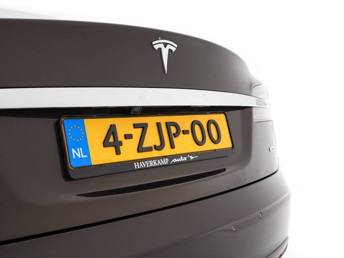 Tesla Model S Tesla Model S 85 Base [3-Fase-11kW] {SoH-85%} *PANO | AUTO-PILOT | LEATHER | XENON | NAVI-FULLMAP | KEYLESS | MEMORY-PACK | HEATED-COMFORTSEATS | DIGI-COCKPIT | 19″ALU*