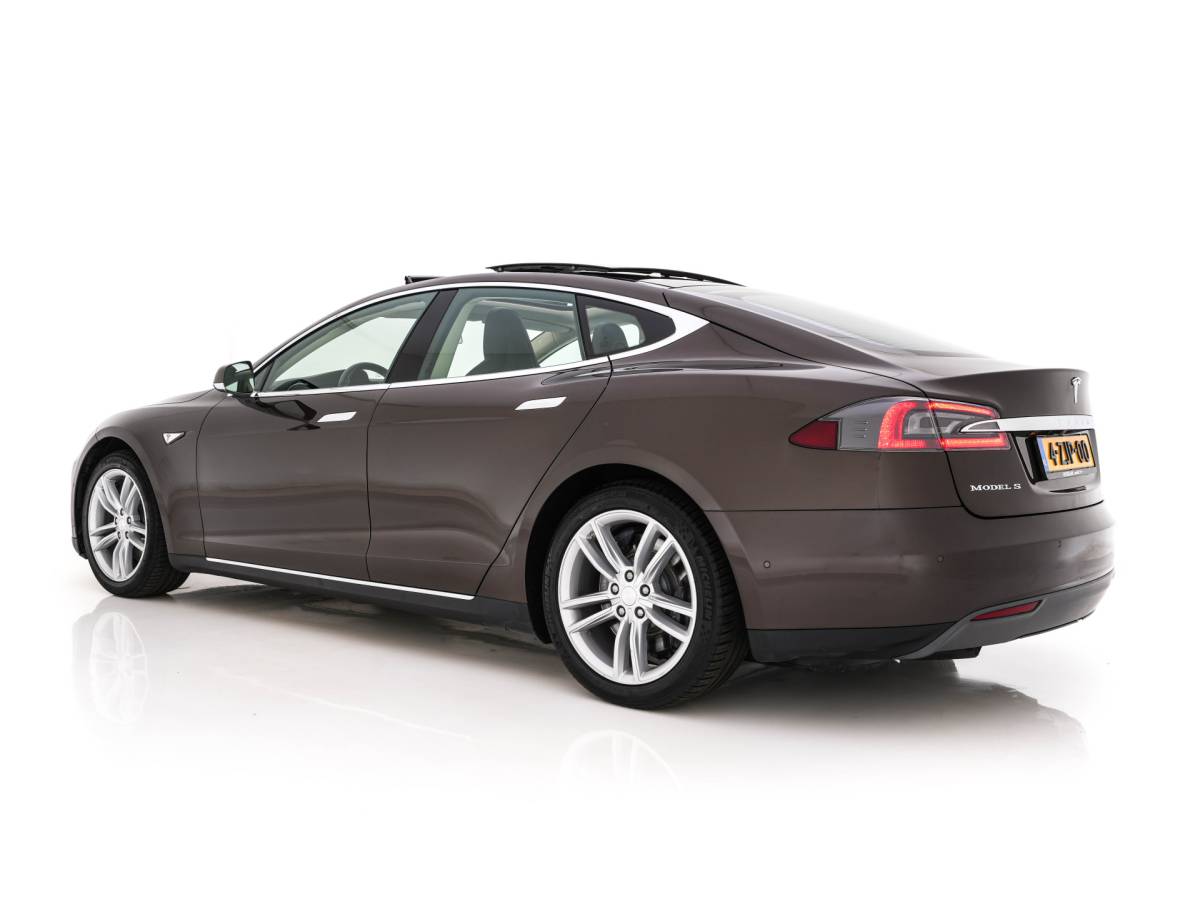 Tesla Model S Tesla Model S 85 Base [3-Fase-11kW] {SoH-85%} *PANO | AUTO-PILOT | LEATHER | XENON | NAVI-FULLMAP | KEYLESS | MEMORY-PACK | HEATED-COMFORTSEATS | DIGI-COCKPIT | 19″ALU*