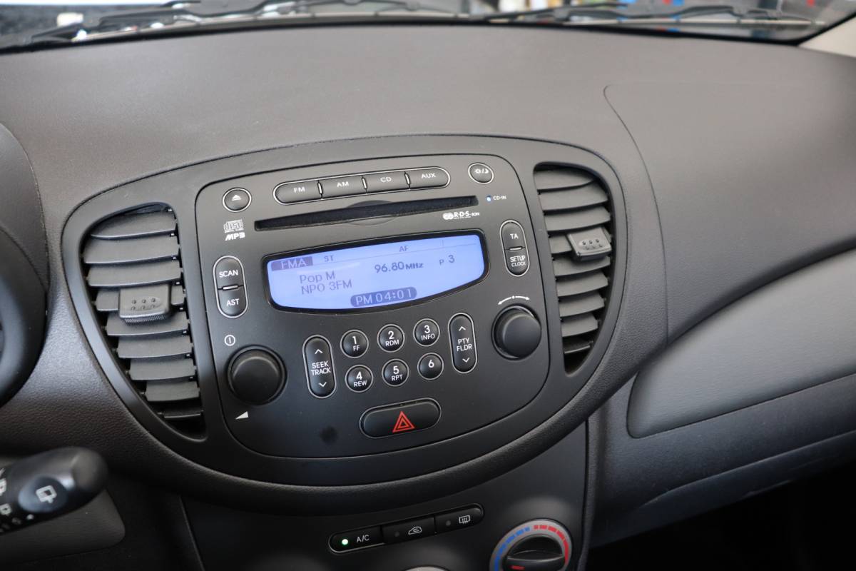 Hyundai i10 Hyundai i10 1.1 i-Drive Cool Lage km stand, airco!