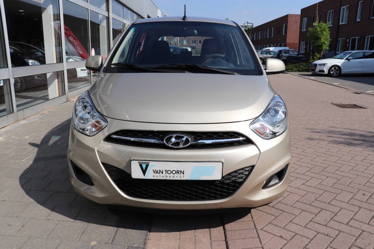 Hyundai i10 Hyundai i10 1.1 i-Drive Cool Lage km stand, airco!