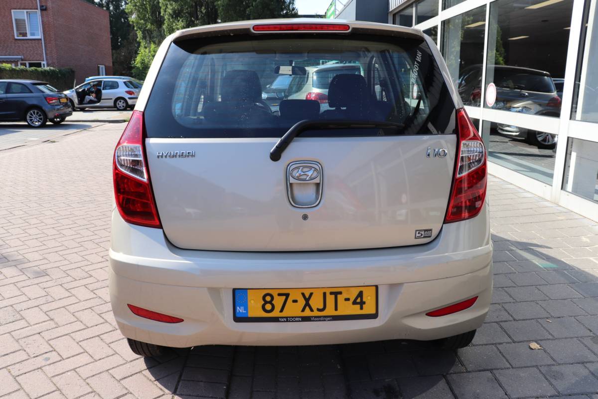 Hyundai i10 Hyundai i10 1.1 i-Drive Cool Lage km stand, airco!