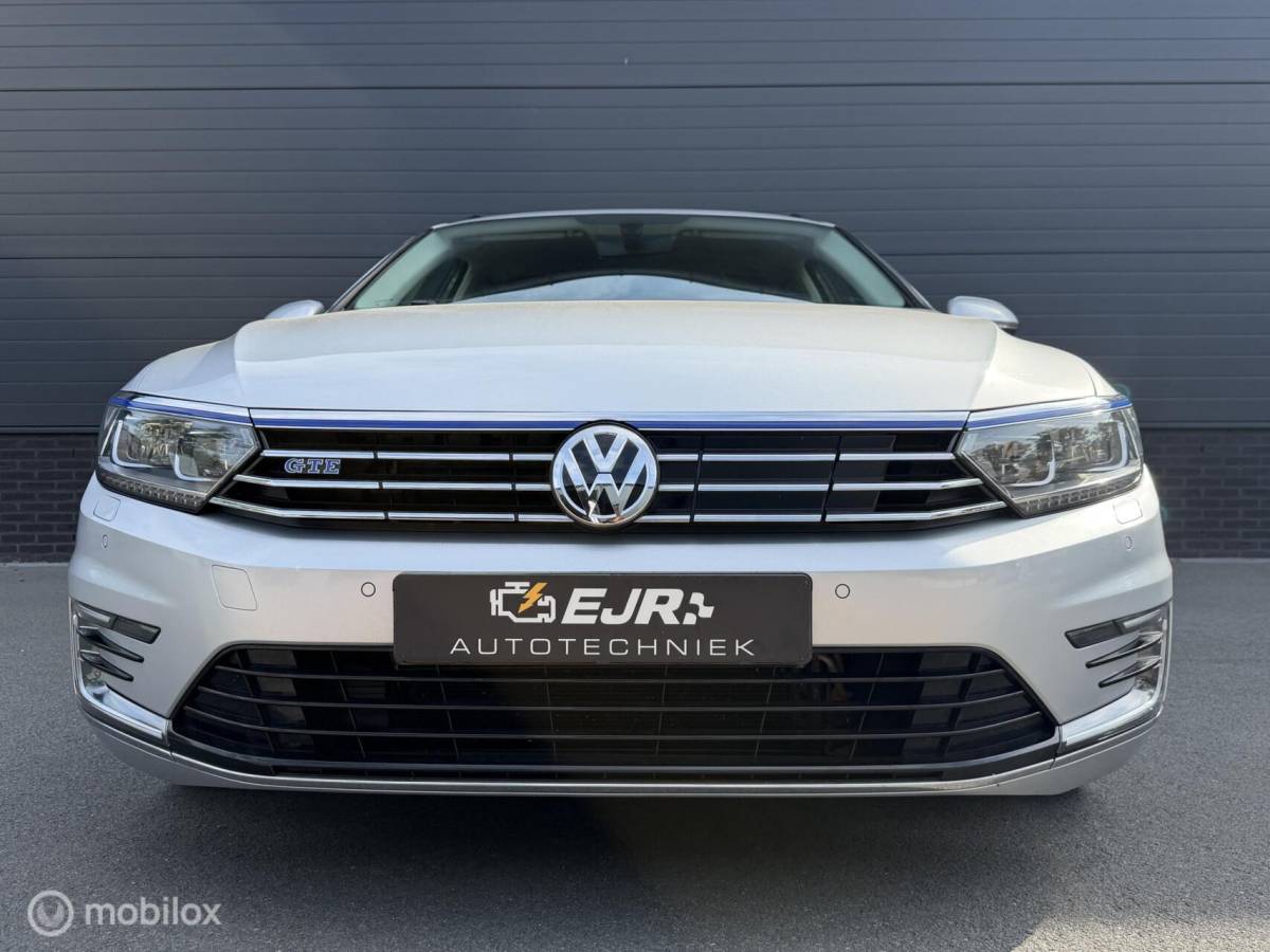 Volkswagen Passat Volkswagen Passat Variant 1.4 TSI GTE VOLLEER*MASSAGE*PDC*19INCH