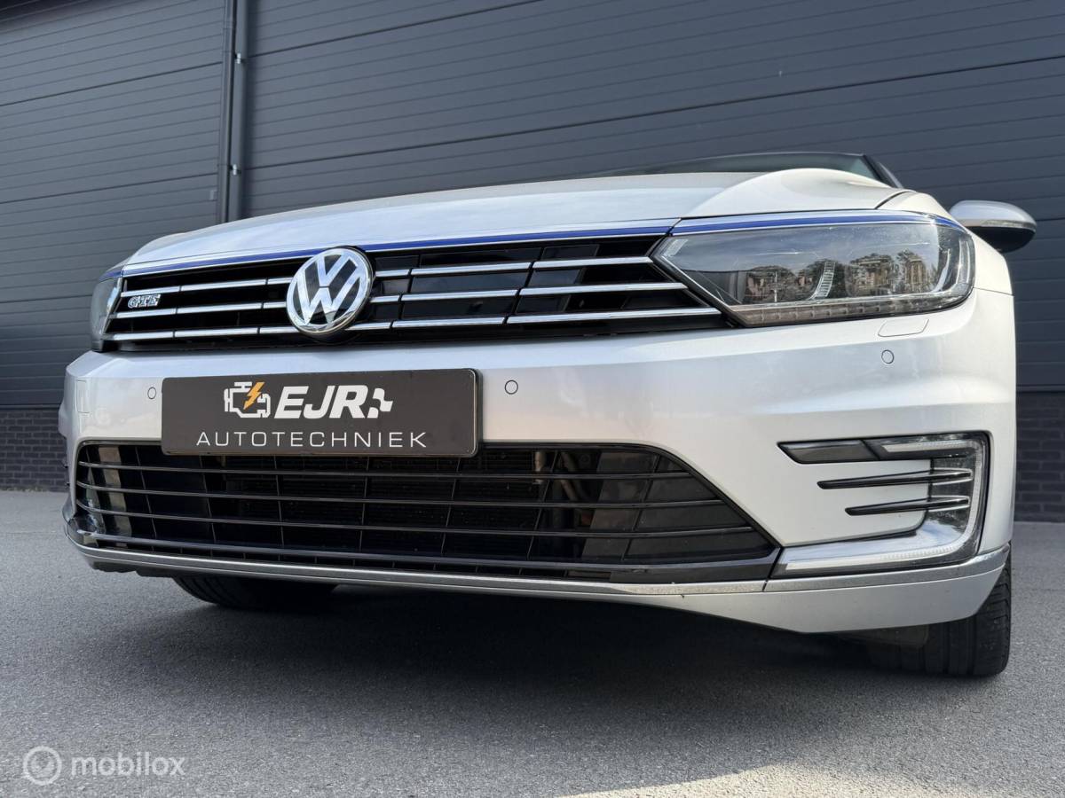 Volkswagen Passat Volkswagen Passat Variant 1.4 TSI GTE VOLLEER*MASSAGE*PDC*19INCH