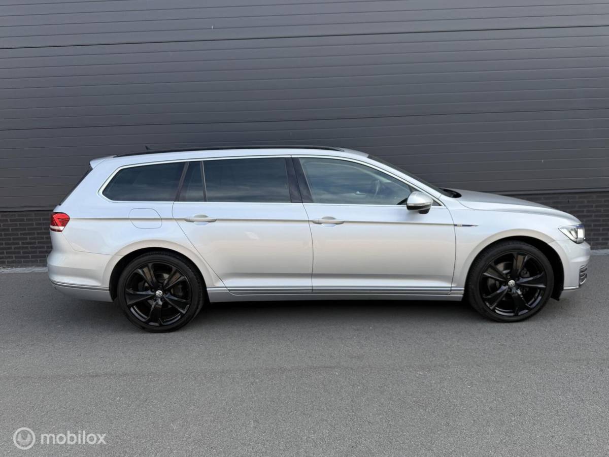 Volkswagen Passat Volkswagen Passat Variant 1.4 TSI GTE VOLLEER*MASSAGE*PDC*19INCH