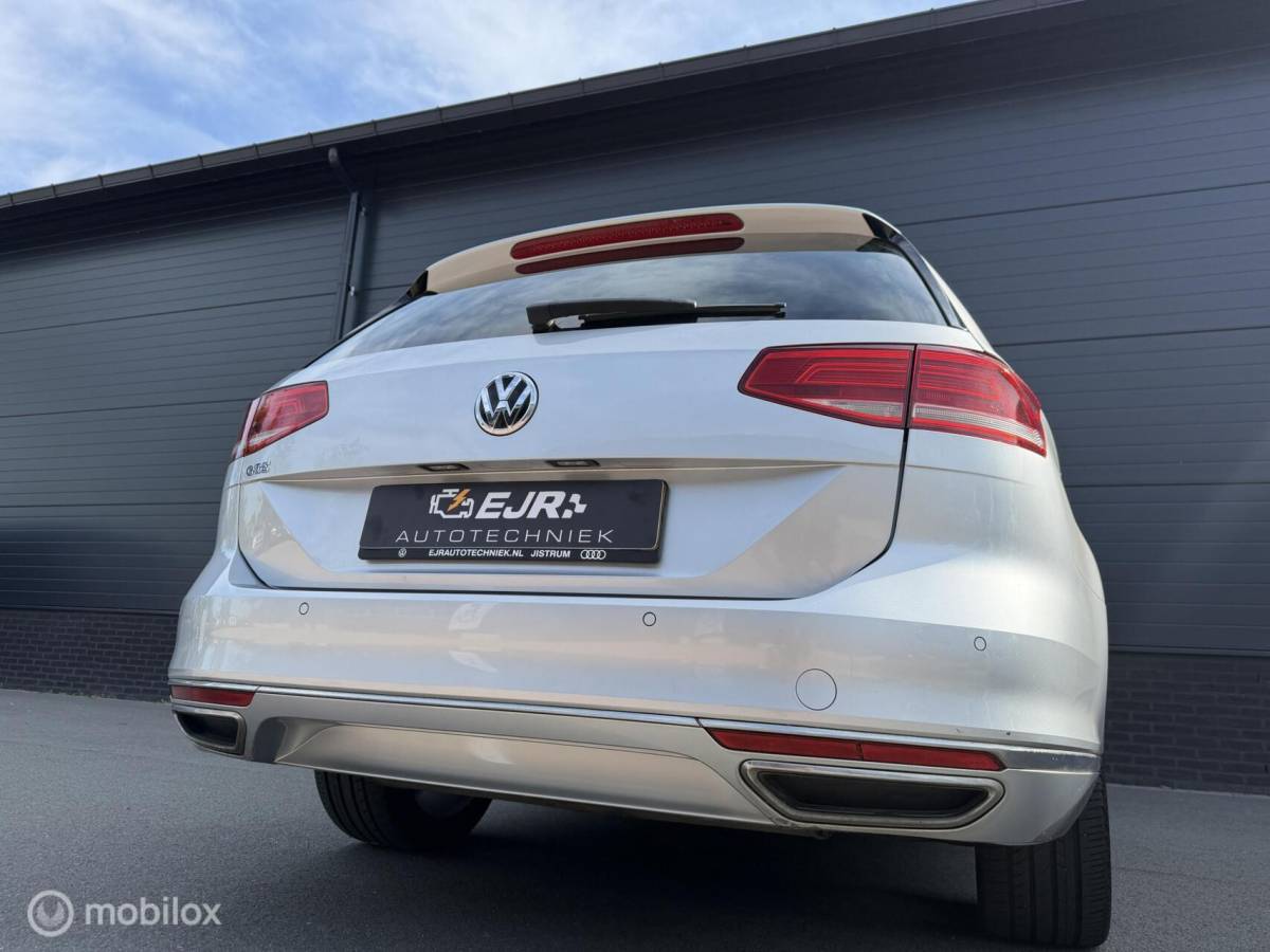 Volkswagen Passat Volkswagen Passat Variant 1.4 TSI GTE VOLLEER*MASSAGE*PDC*19INCH