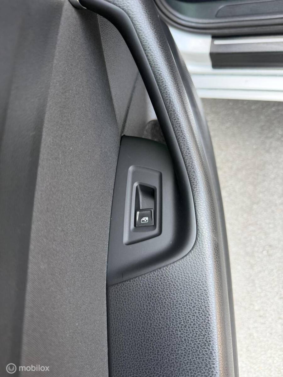 Volkswagen Passat Volkswagen Passat Variant 1.4 TSI GTE VOLLEER*MASSAGE*PDC*19INCH