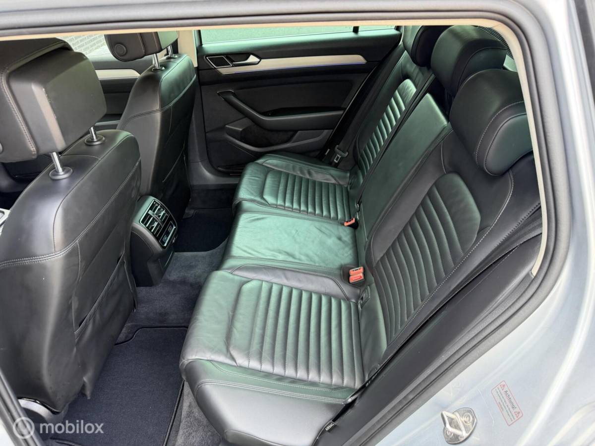 Volkswagen Passat Volkswagen Passat Variant 1.4 TSI GTE VOLLEER*MASSAGE*PDC*19INCH