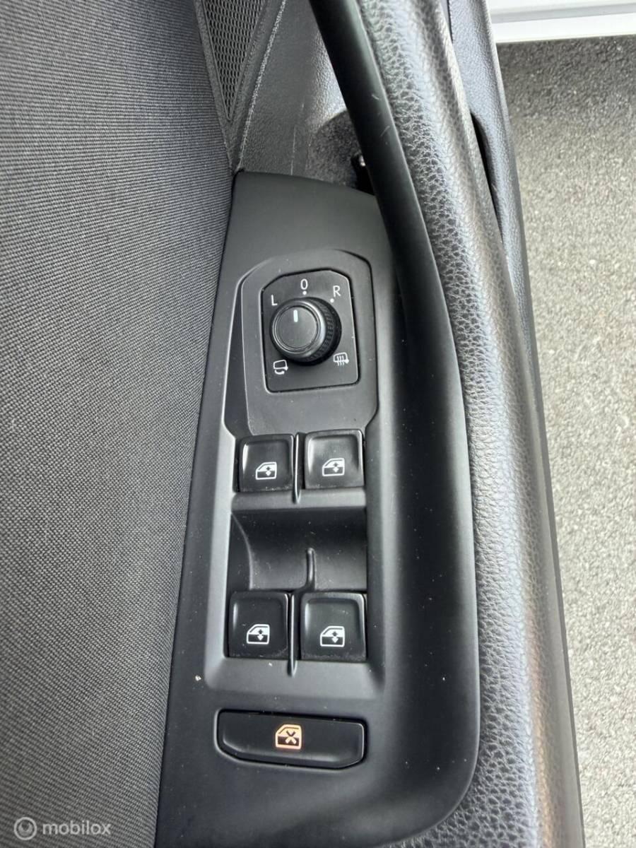 Volkswagen Passat Volkswagen Passat Variant 1.4 TSI GTE VOLLEER*MASSAGE*PDC*19INCH