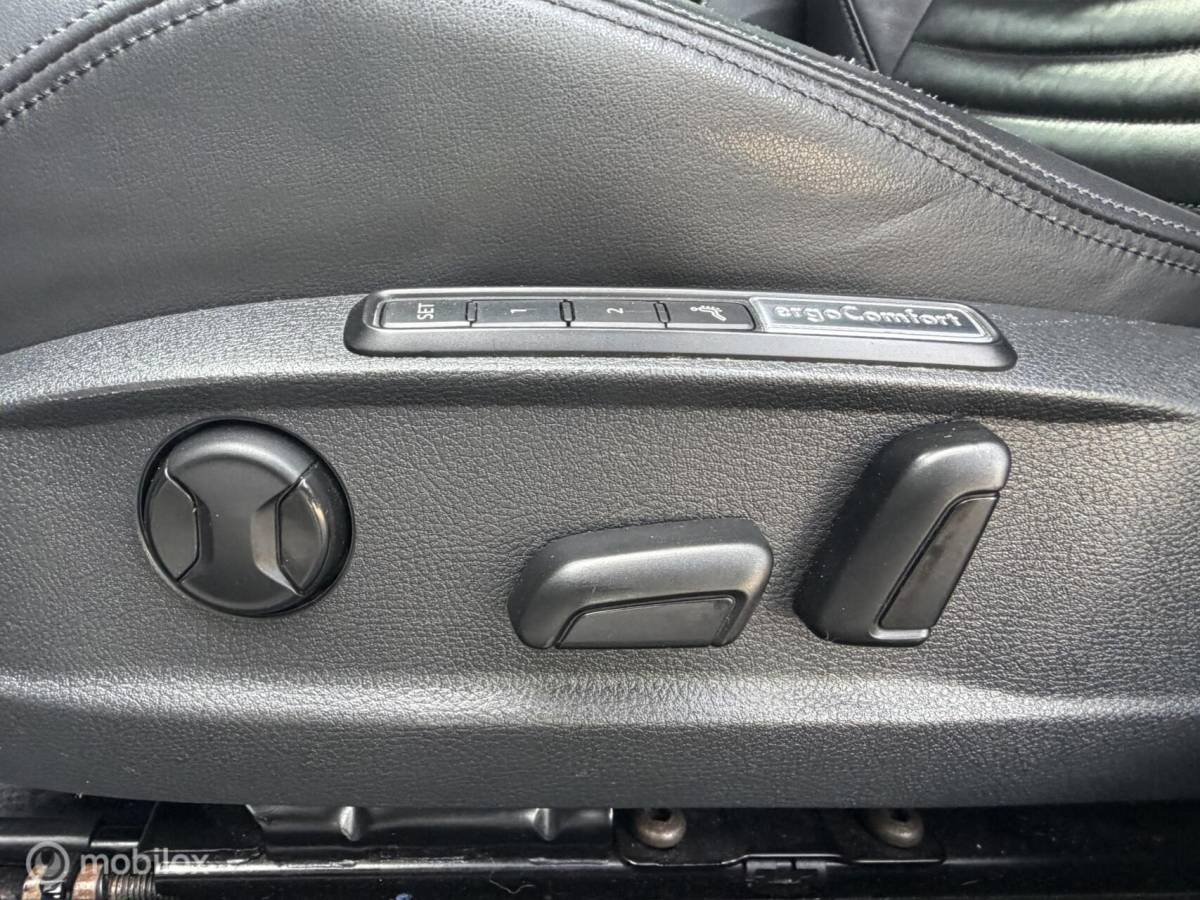 Volkswagen Passat Volkswagen Passat Variant 1.4 TSI GTE VOLLEER*MASSAGE*PDC*19INCH