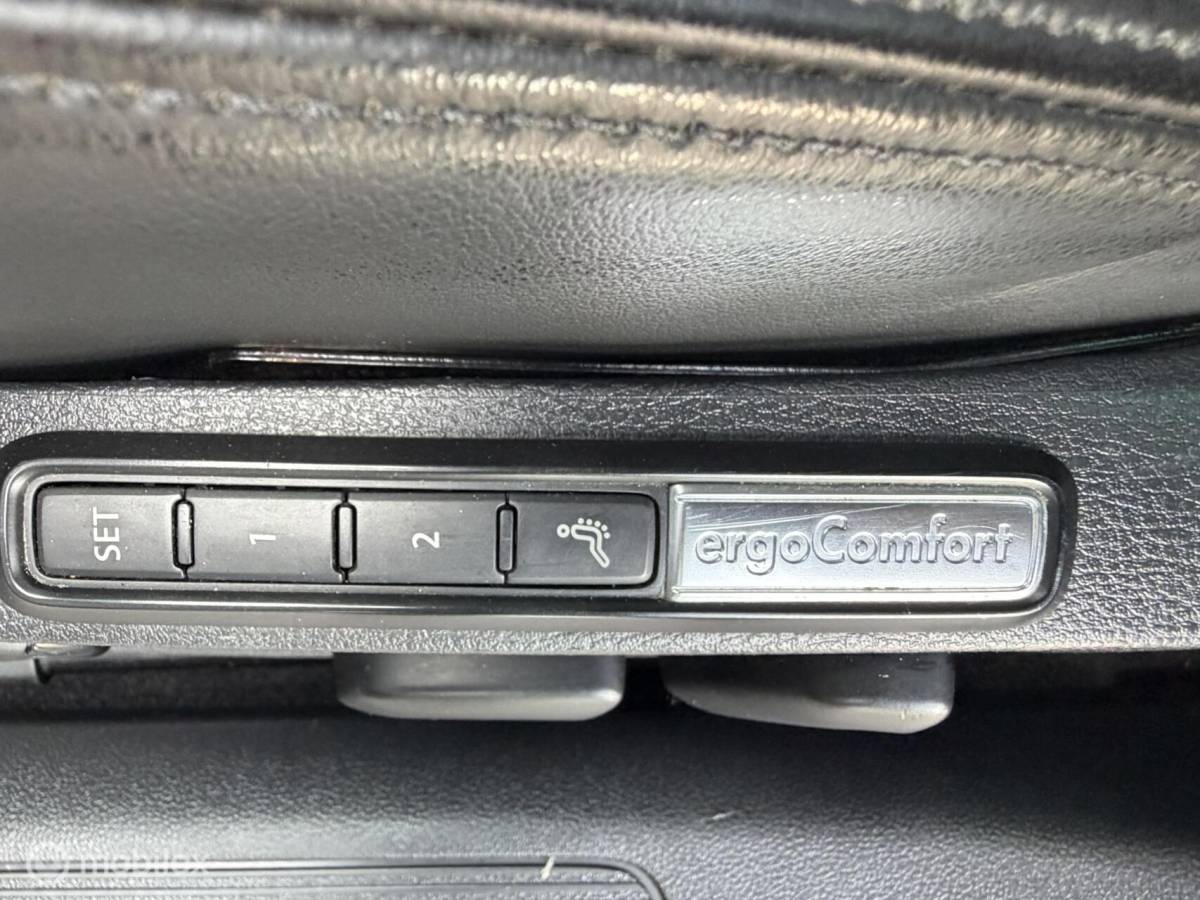 Volkswagen Passat Volkswagen Passat Variant 1.4 TSI GTE VOLLEER*MASSAGE*PDC*19INCH