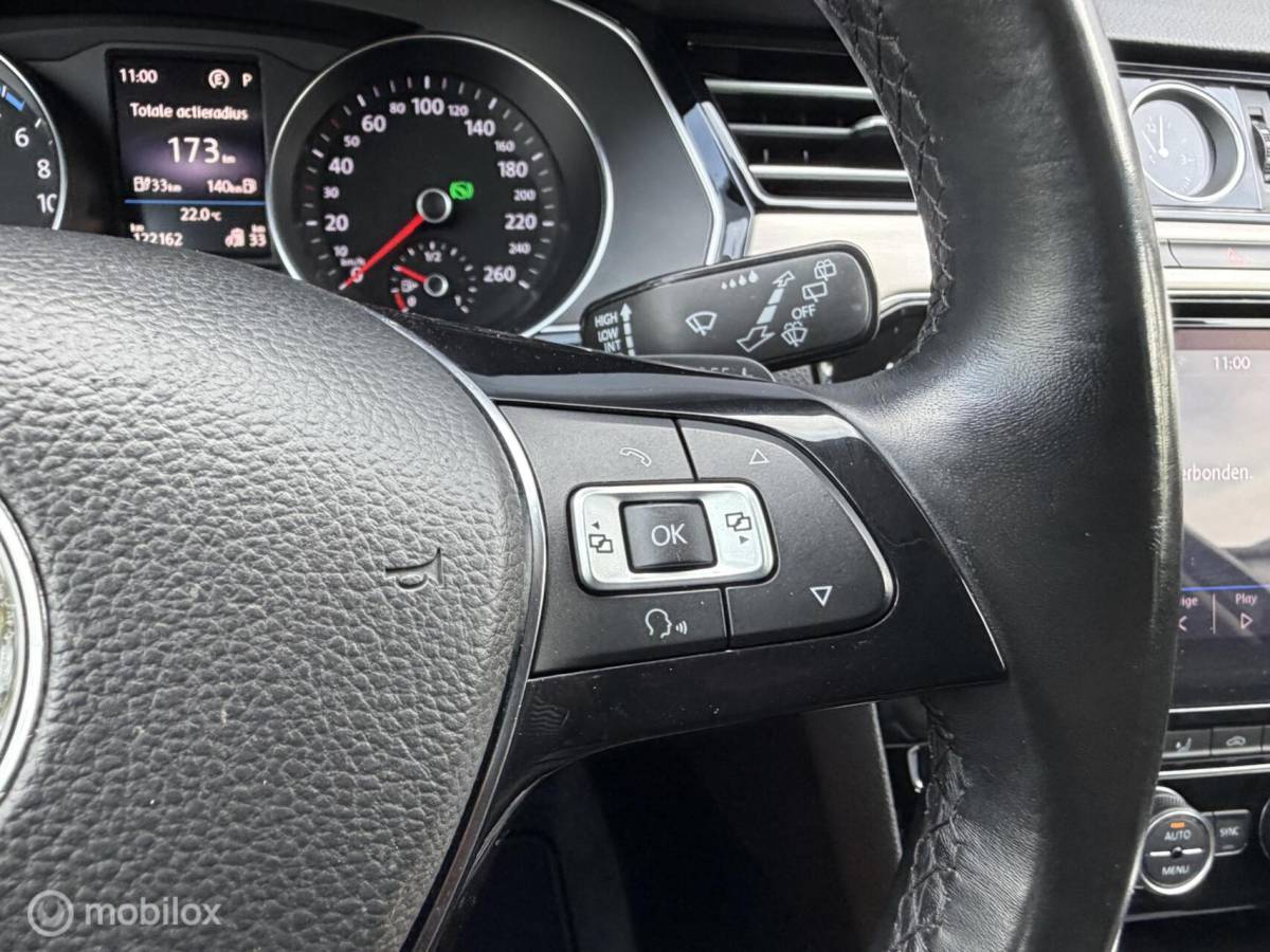 Volkswagen Passat Volkswagen Passat Variant 1.4 TSI GTE VOLLEER*MASSAGE*PDC*19INCH