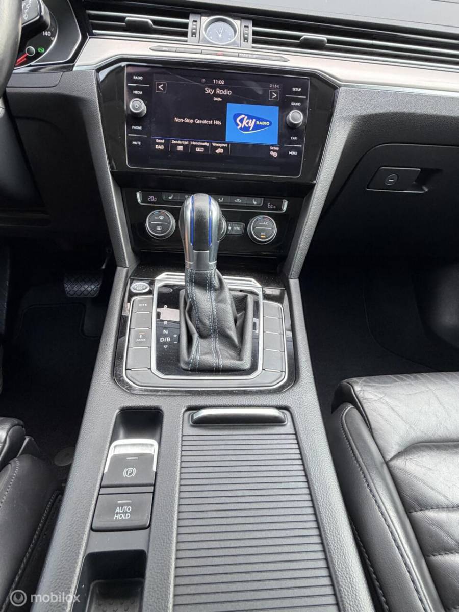Volkswagen Passat Volkswagen Passat Variant 1.4 TSI GTE VOLLEER*MASSAGE*PDC*19INCH