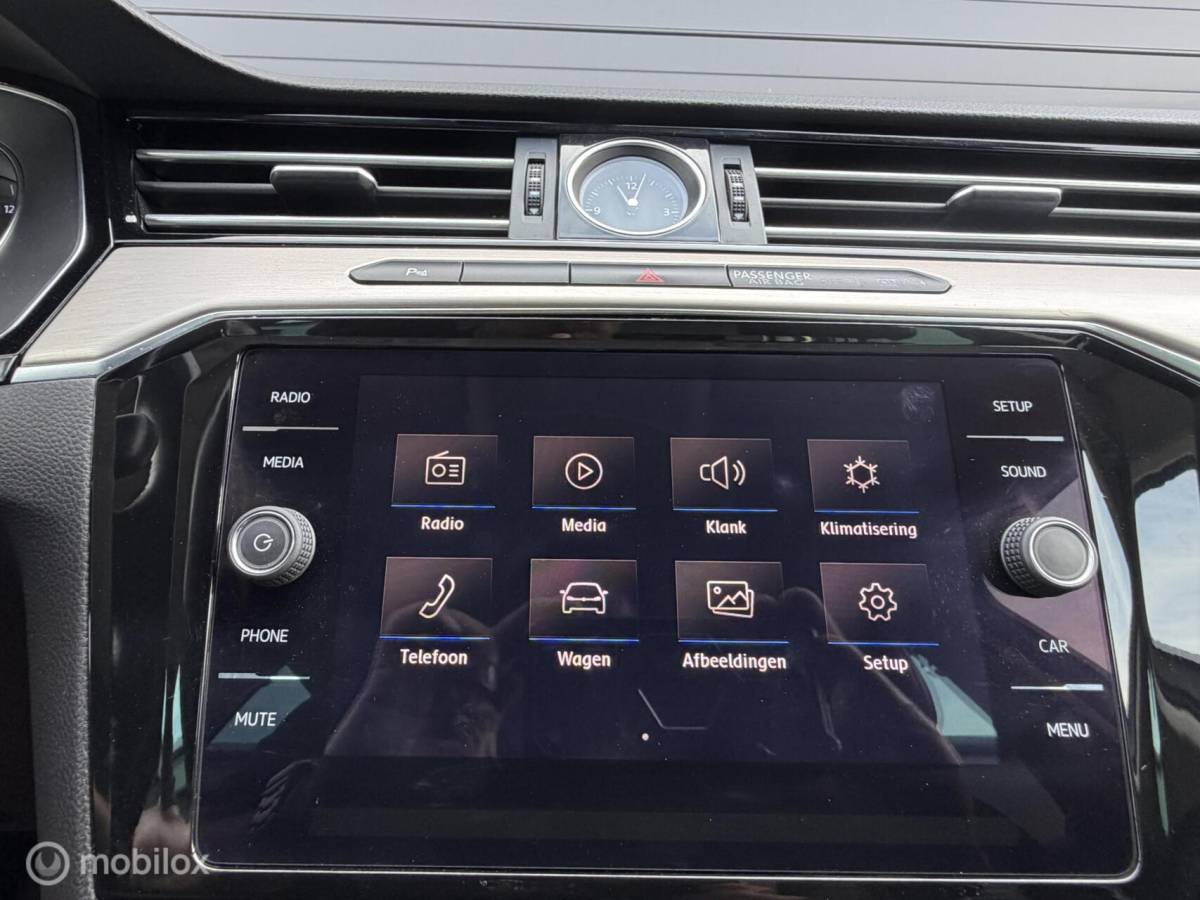 Volkswagen Passat Volkswagen Passat Variant 1.4 TSI GTE VOLLEER*MASSAGE*PDC*19INCH