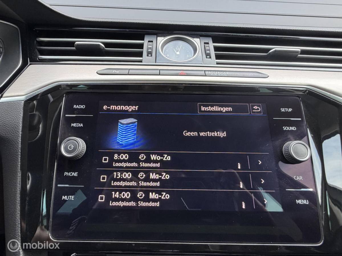 Volkswagen Passat Volkswagen Passat Variant 1.4 TSI GTE VOLLEER*MASSAGE*PDC*19INCH