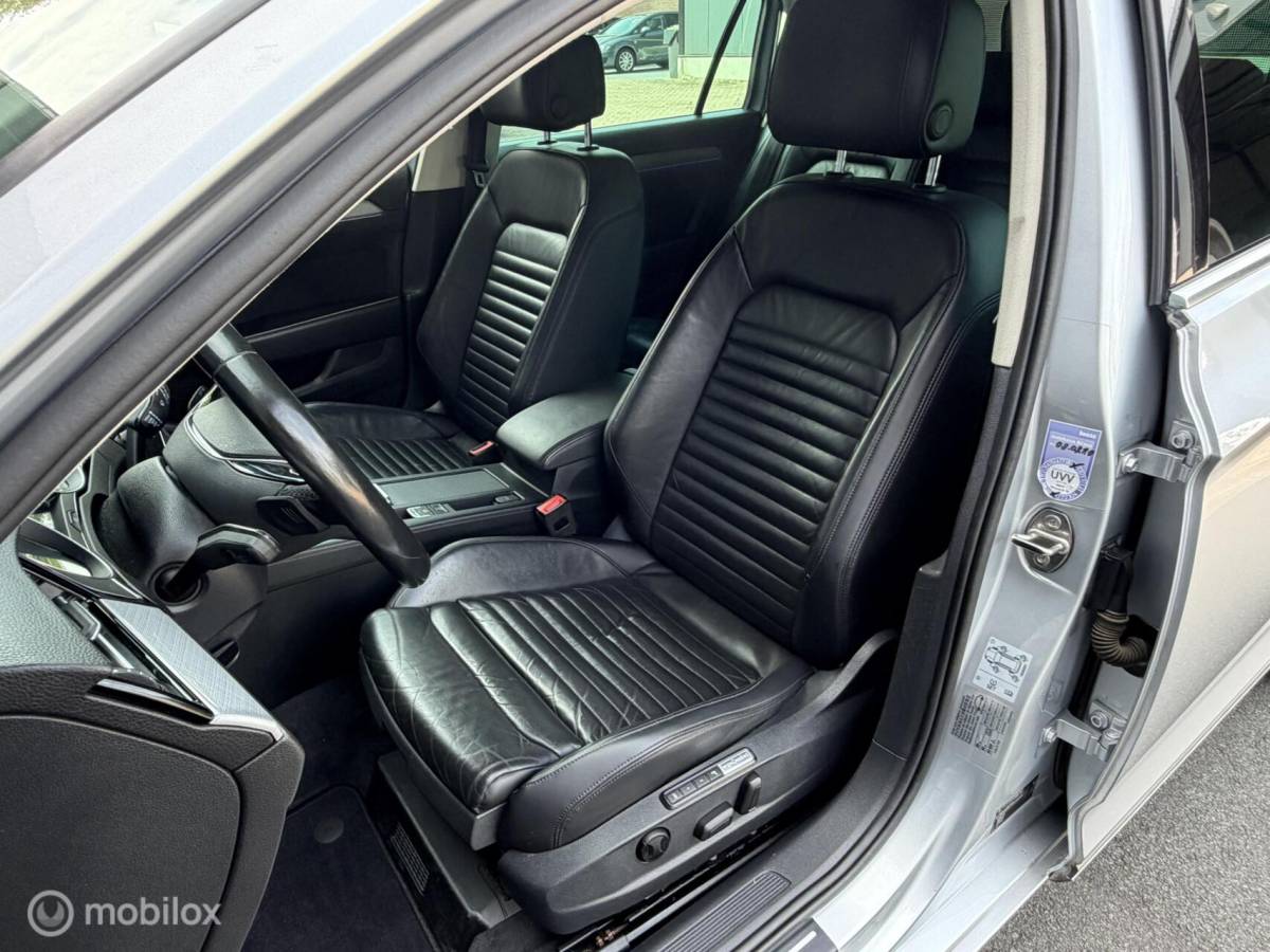 Volkswagen Passat Volkswagen Passat Variant 1.4 TSI GTE VOLLEER*MASSAGE*PDC*19INCH